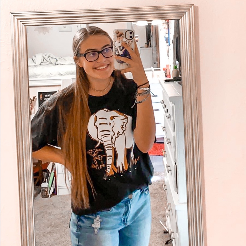 Meet your Posher, Caitlyn